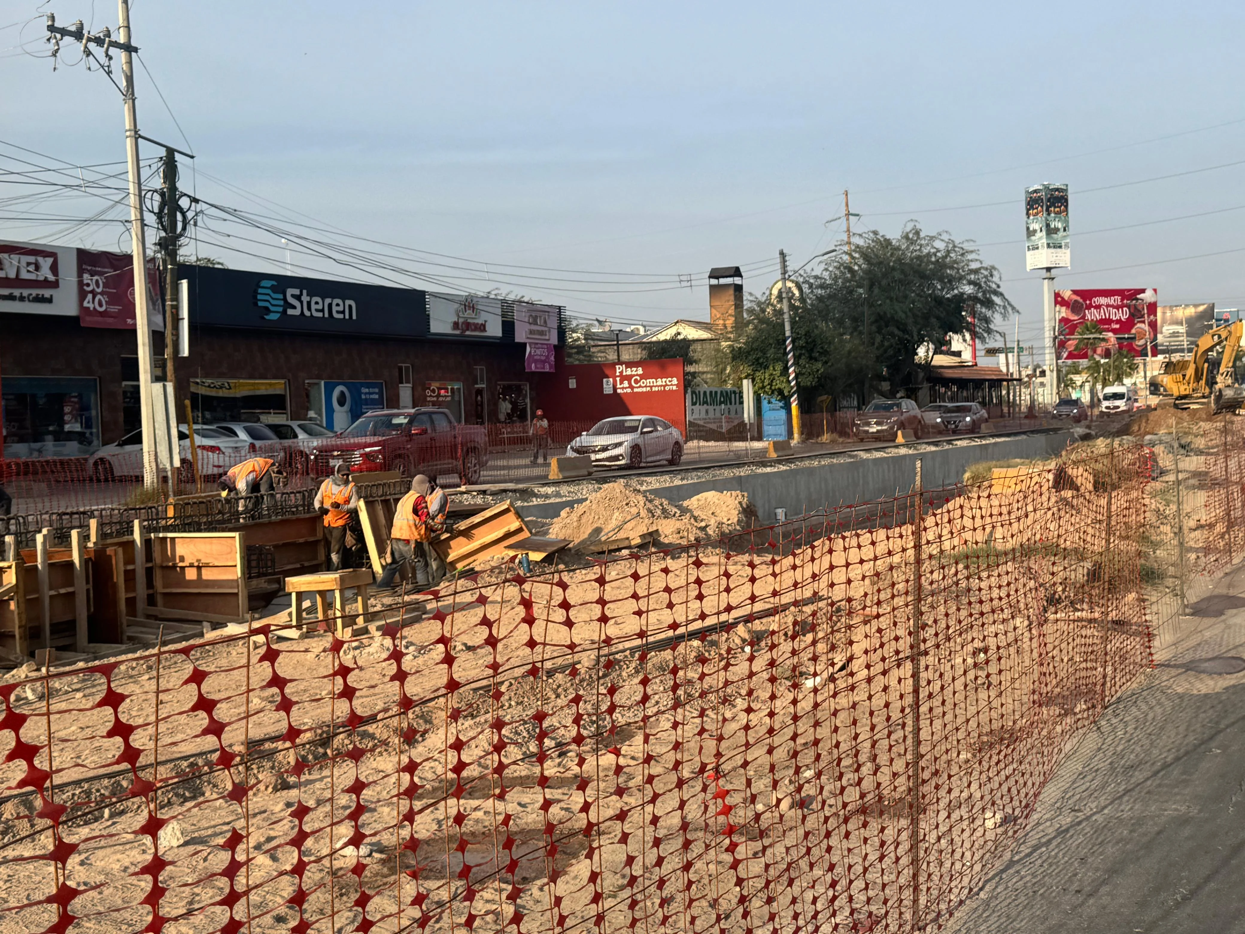 Avance del 30% en la obra vial Independencia-Abastos. El alcalde confirma que se abrirán nuevas vialidades pronto para mejorar la movilidad.