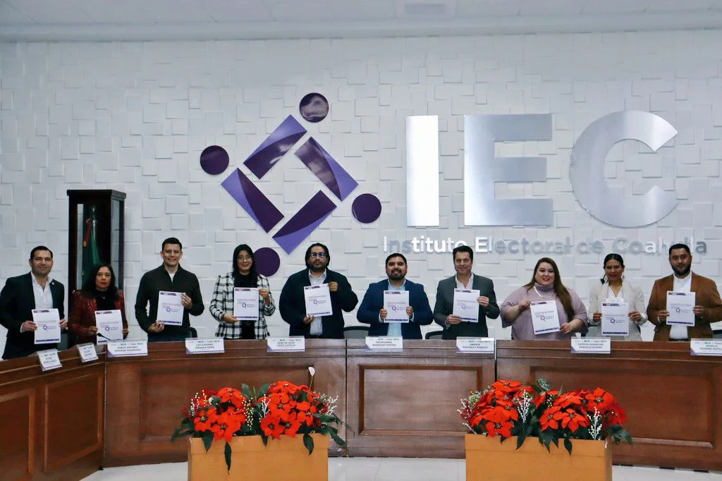 Recibe IEC cuadernillos en sistema braille para convocatorias de Observación Electoral