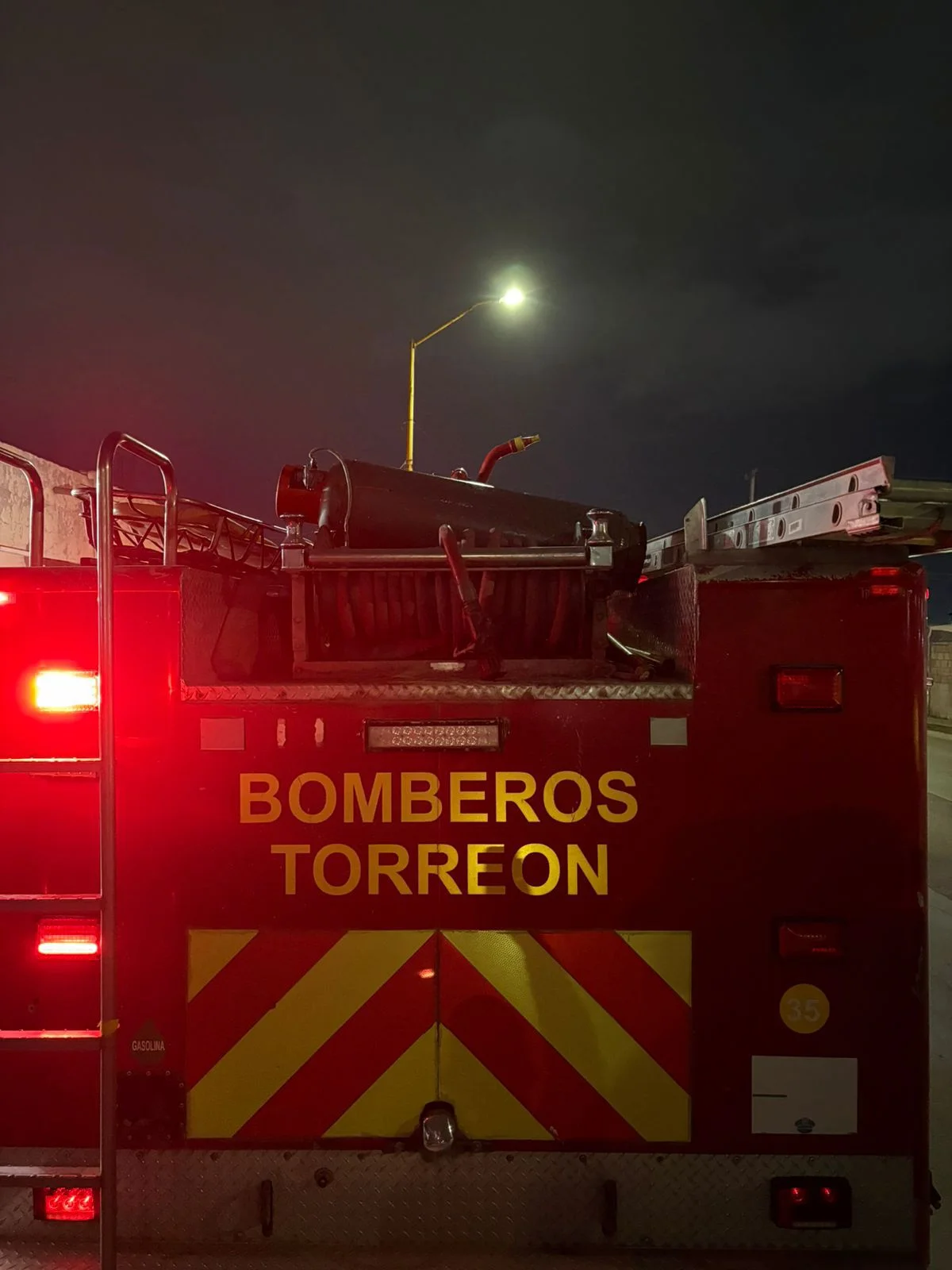 Protección Civil de Torreón urge a revisar tanques de gas LP tras atender casi 300 fugas en el año. Previenen explosiones con inspección constante.