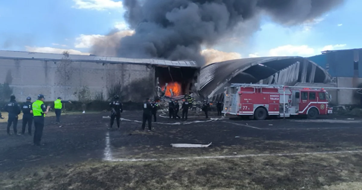 Se desploma avioneta cerca del Aeropuerto de Toluca; confirman seis muertos