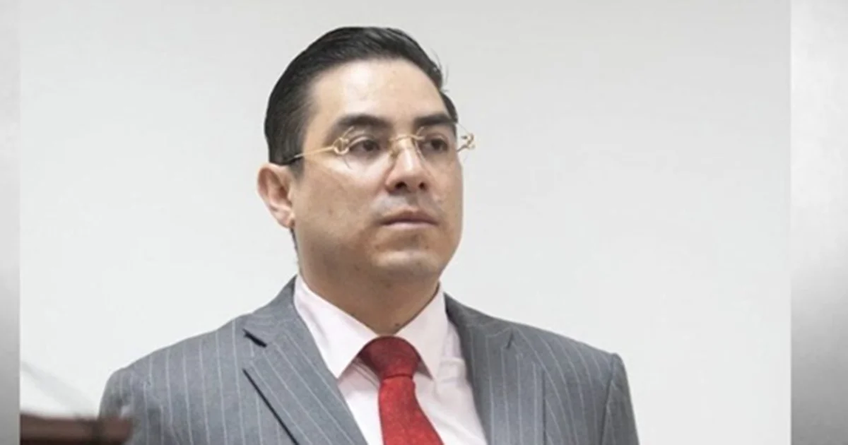 Despiden de Aduanas a Alex Tonatiuh Márquez, responsable de investigar huachicol fiscal