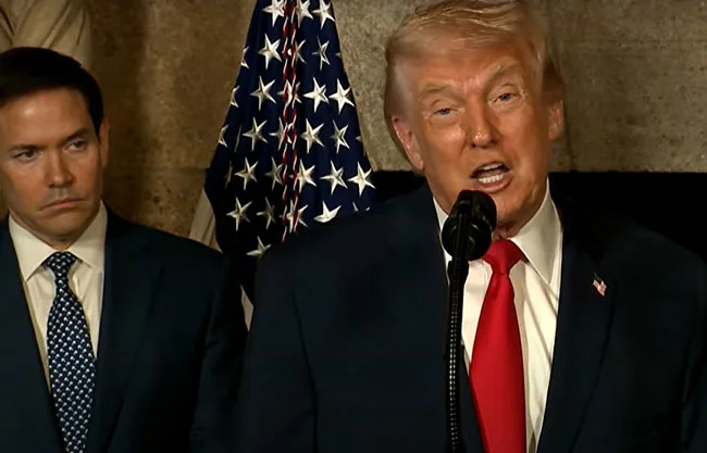 Trump reiteró, sin presentar pruebas, su acusación de que el Gobierno de Maduro está inundando a Estados Unidos de drogas.
