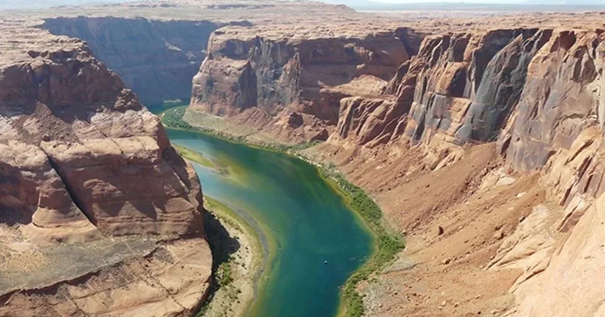 En siete estados ubicados alrededor del Río Colorado, suministro de agua declina, por lo que ciudadanos se ven seriamente afectados por escasez