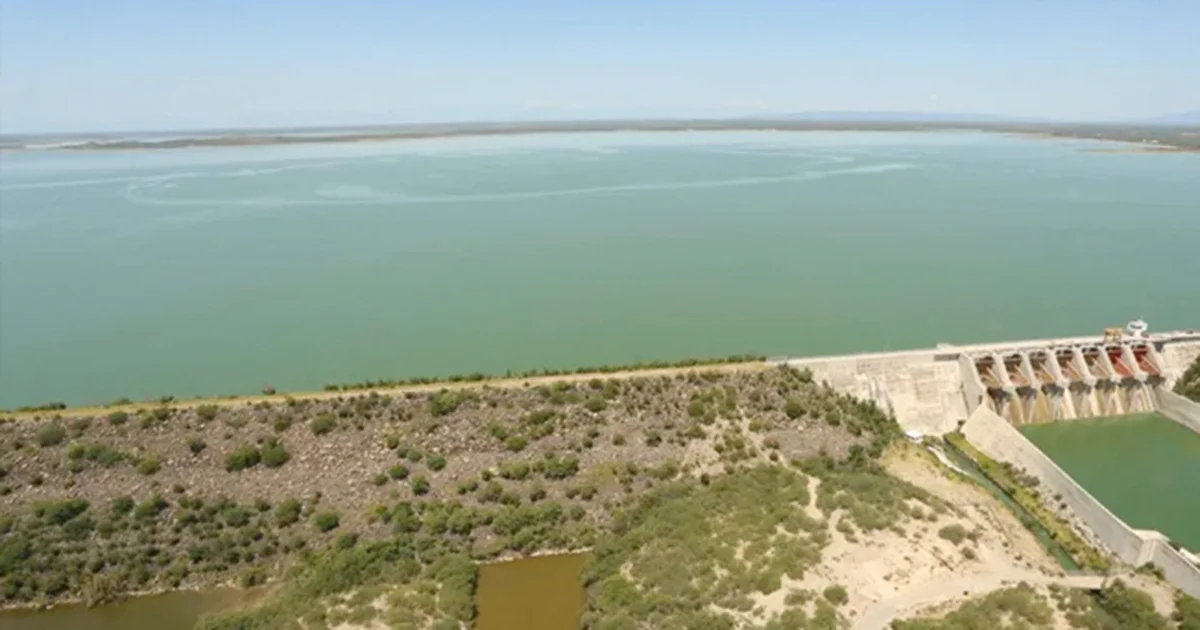 Presa El Cuchillo reporta 73.38% de llenado tras trasvase de agua a EU; sigue bajando