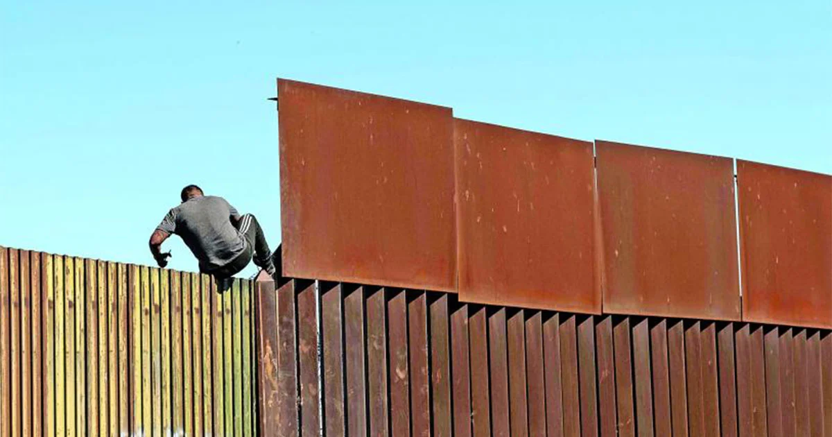 Más de 400 heridos al intentar cruzar el muro; buscando llegar a suelo estadunidense