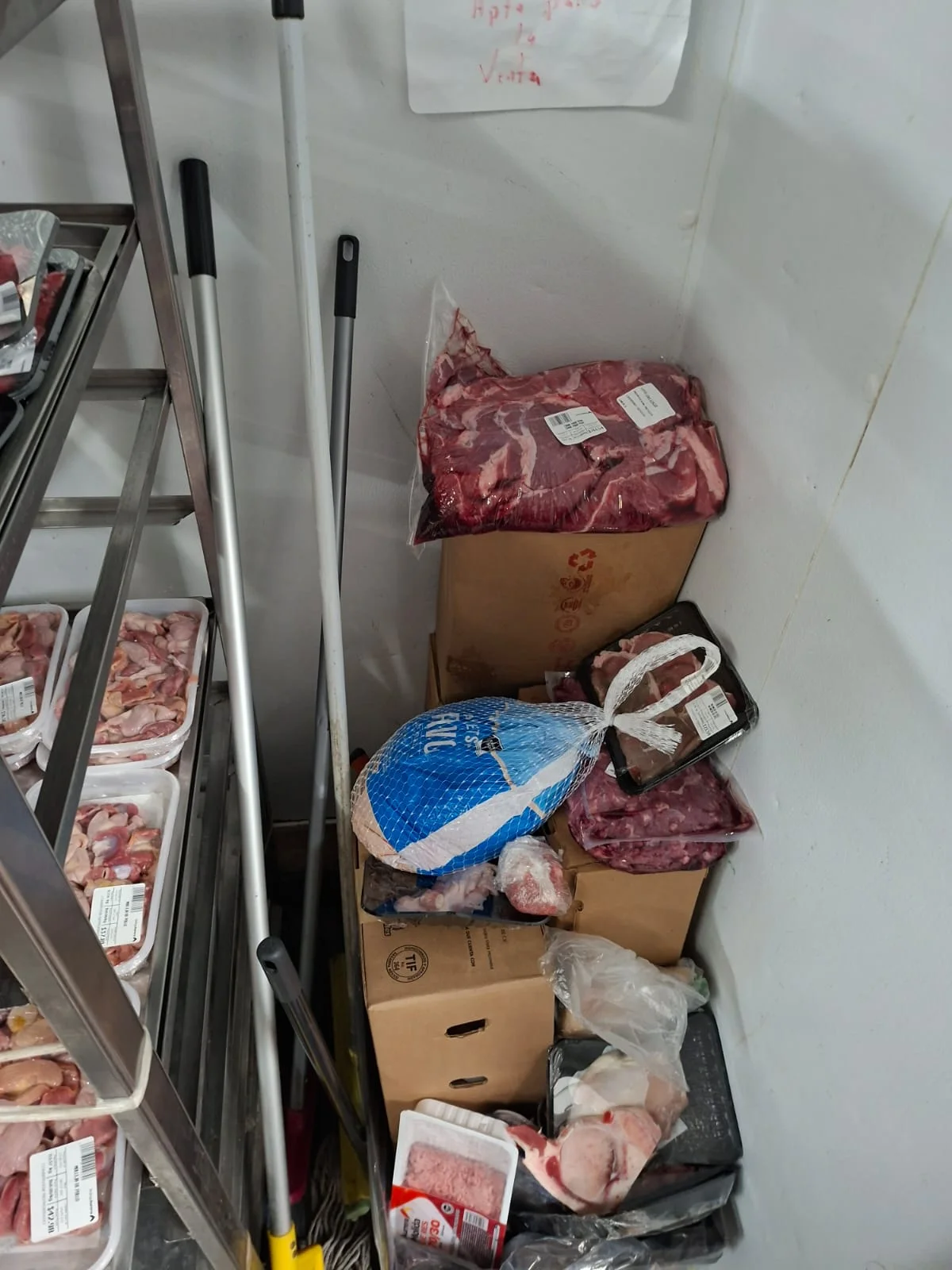 La COPRISED refuerza la vigilancia sanitaria en la Laguna durante las fiestas, supervisando el manejo y conservación de alimentos de alto consumo para prevenir riesgos a la salud.