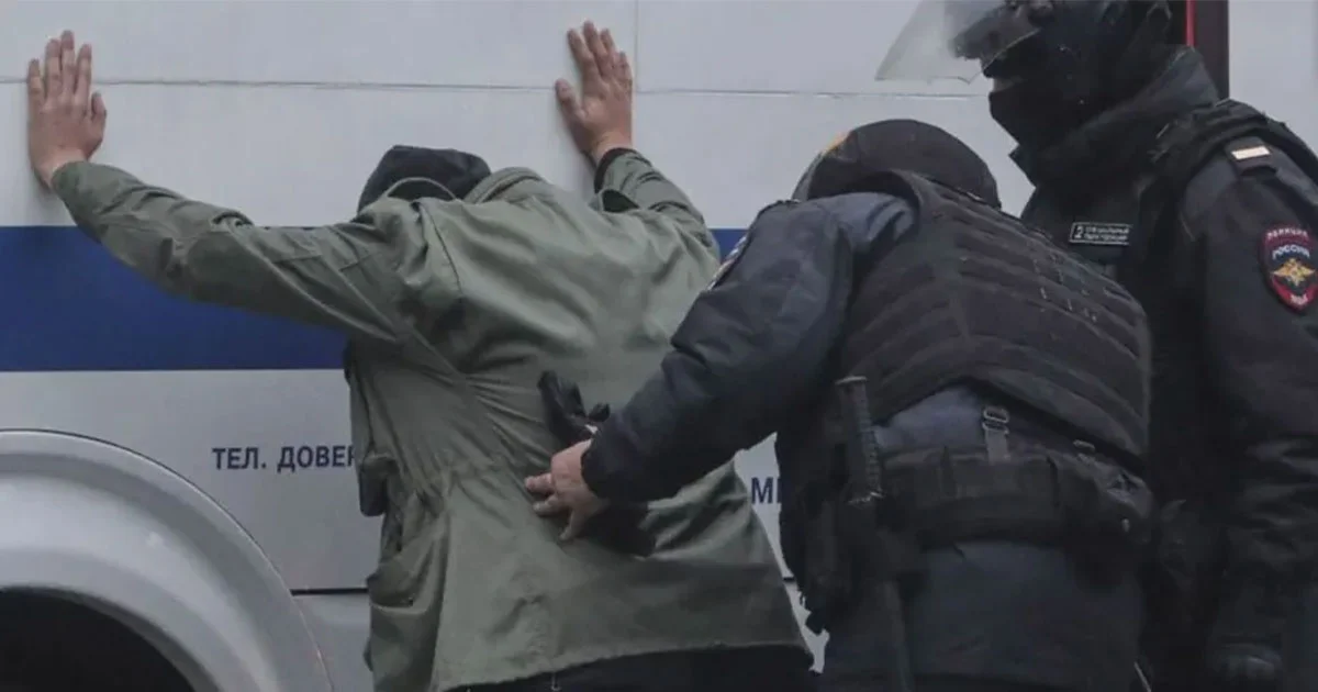 Arrestan en San Petersburgo a 70 personas por apoyar a Zelenski con oraciones