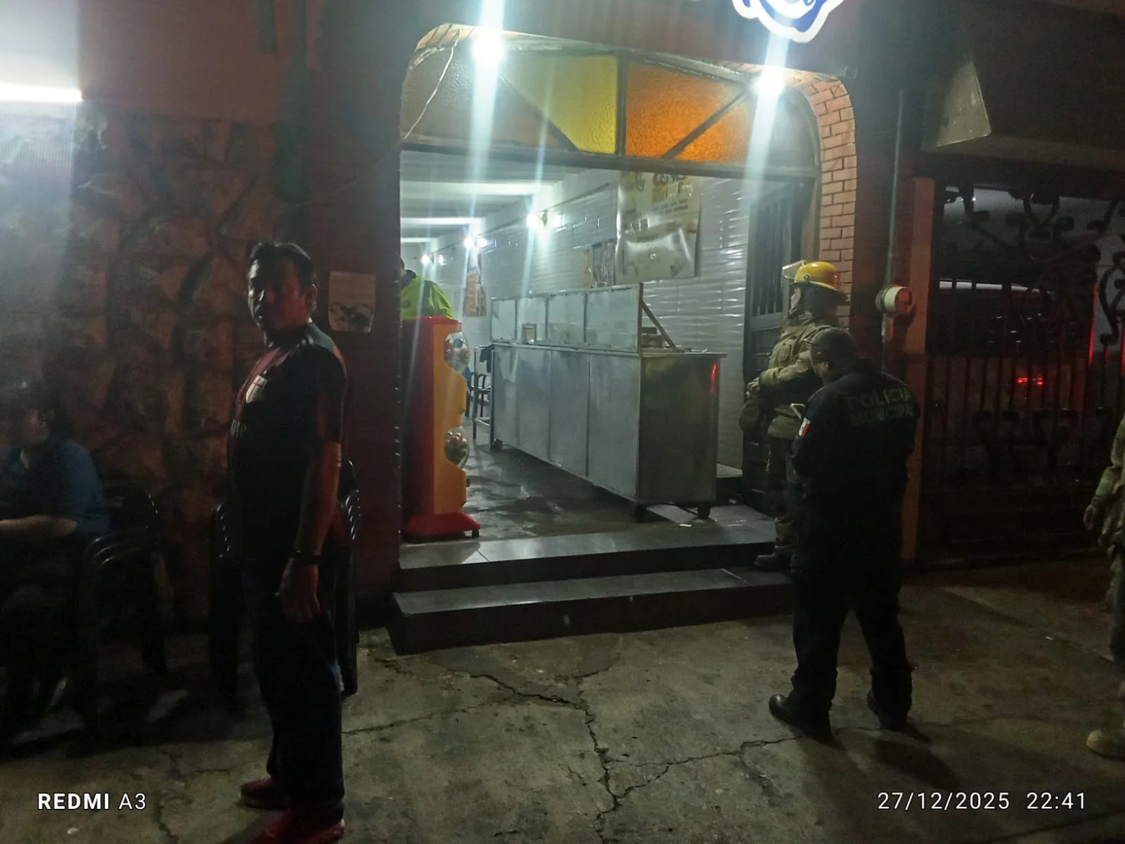 Explosión de olla exprés en taquería de Torreón alertó a vecinos. No se reportaron heridos tras el incidente ocurrido por olvido de trabajadores.