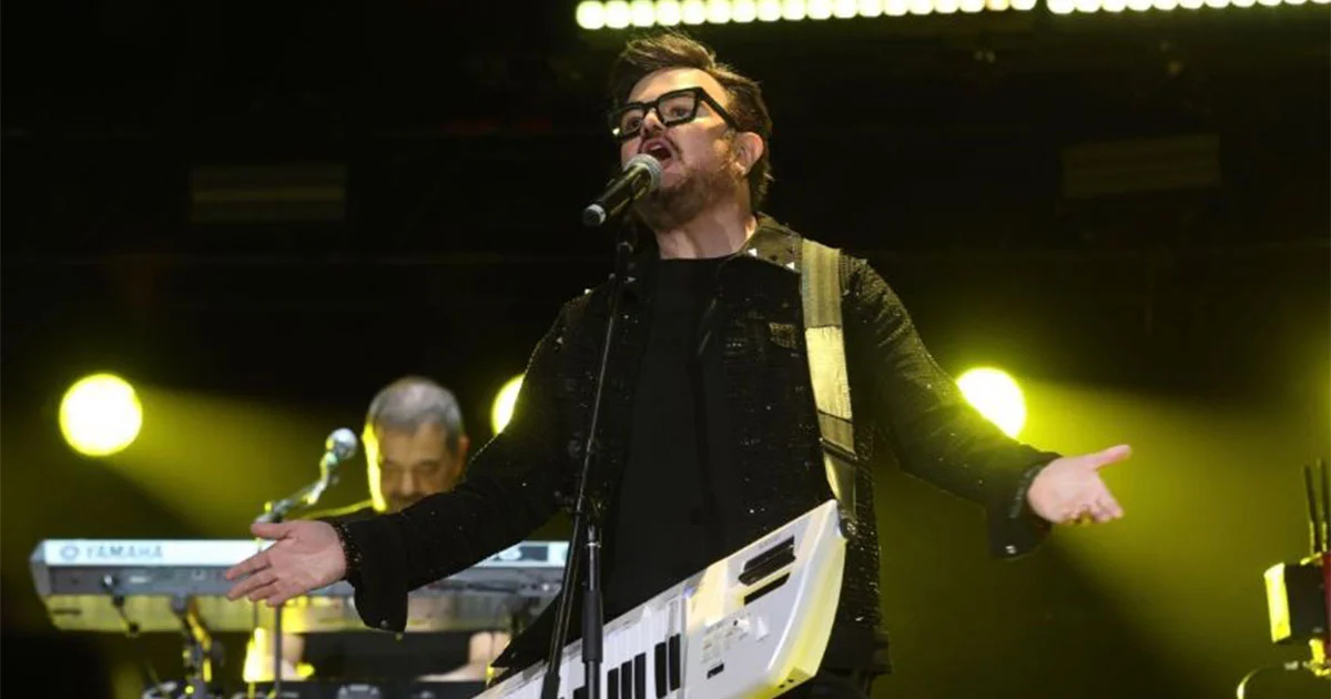 El compositor y cantante subió varios mensajes en su cuenta en Instagram, recibiendo el apoyo de sus fans