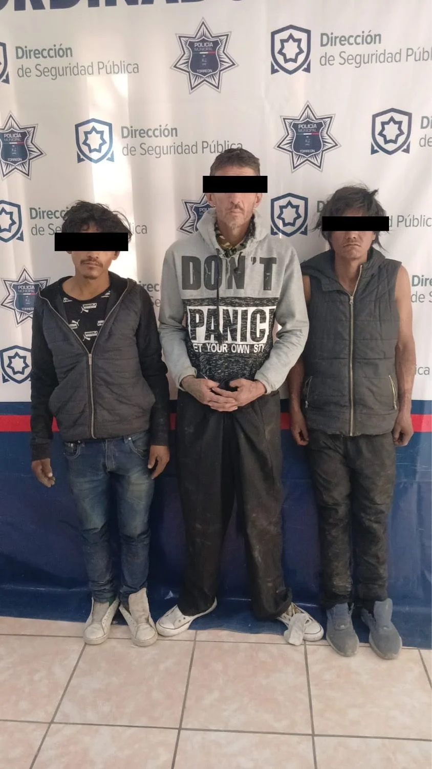 Hombres ingresan a bodega de químicos para robar y son detenidos por la policía de Torreón
