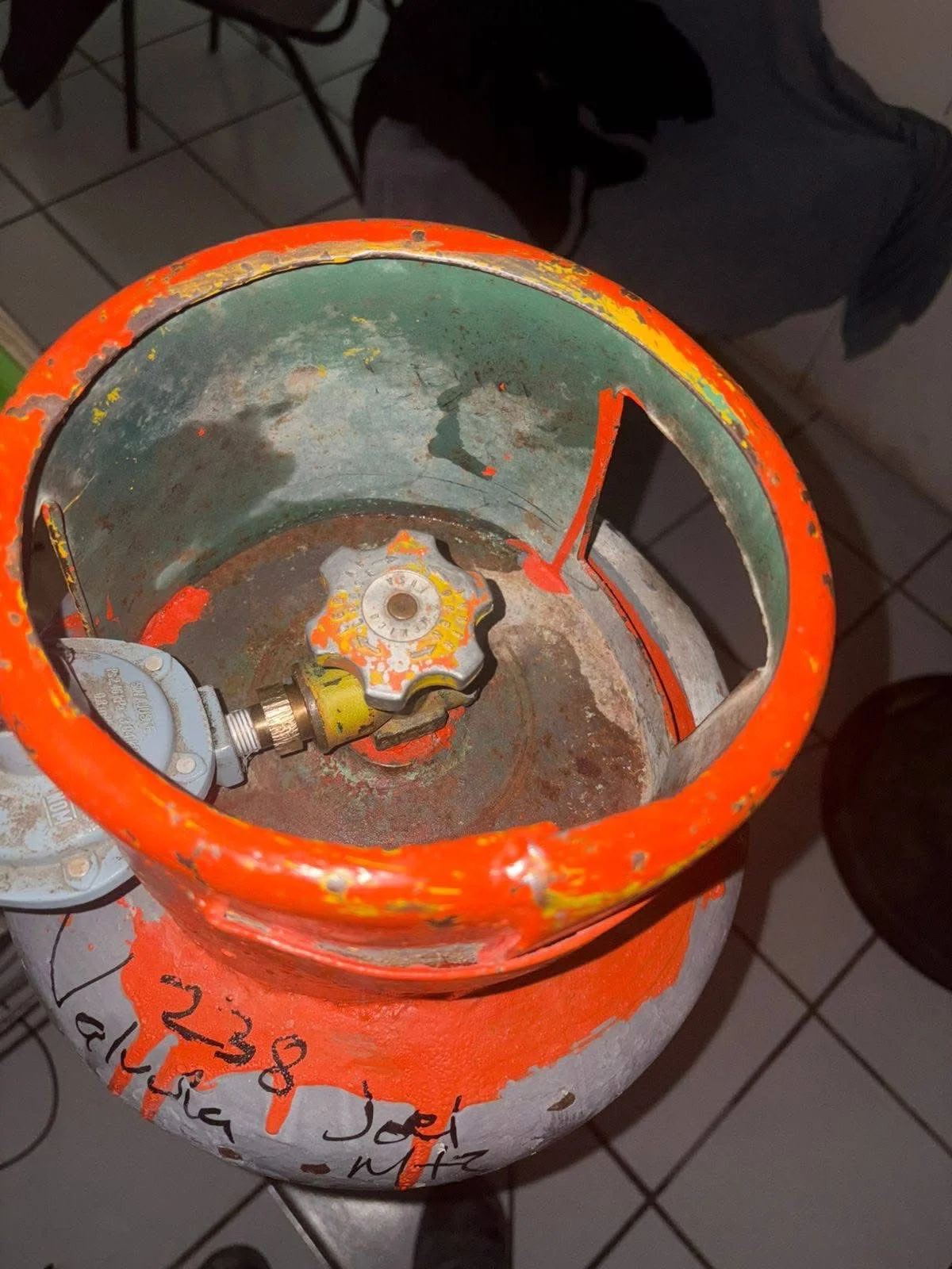 Protección Civil emite recomendaciones clave para la instalación segura de tanques de gas LP en hogares y comercios, previniendo riesgos y accidentes.