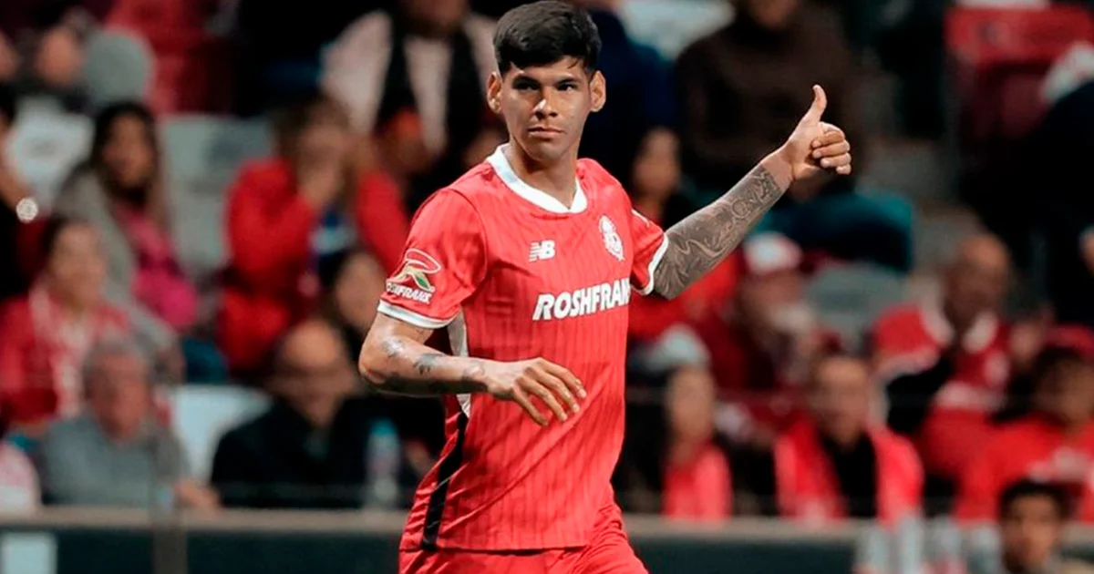 Robert Morales acuerda con Pumas, pese a interés de Inter de Porto Alegre
