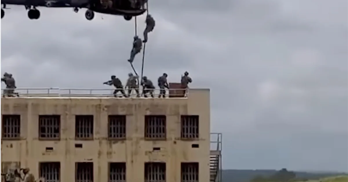EU ensayó con replica de la residencia de Maduro su captura; difunden video de táctica en Fort Bragg