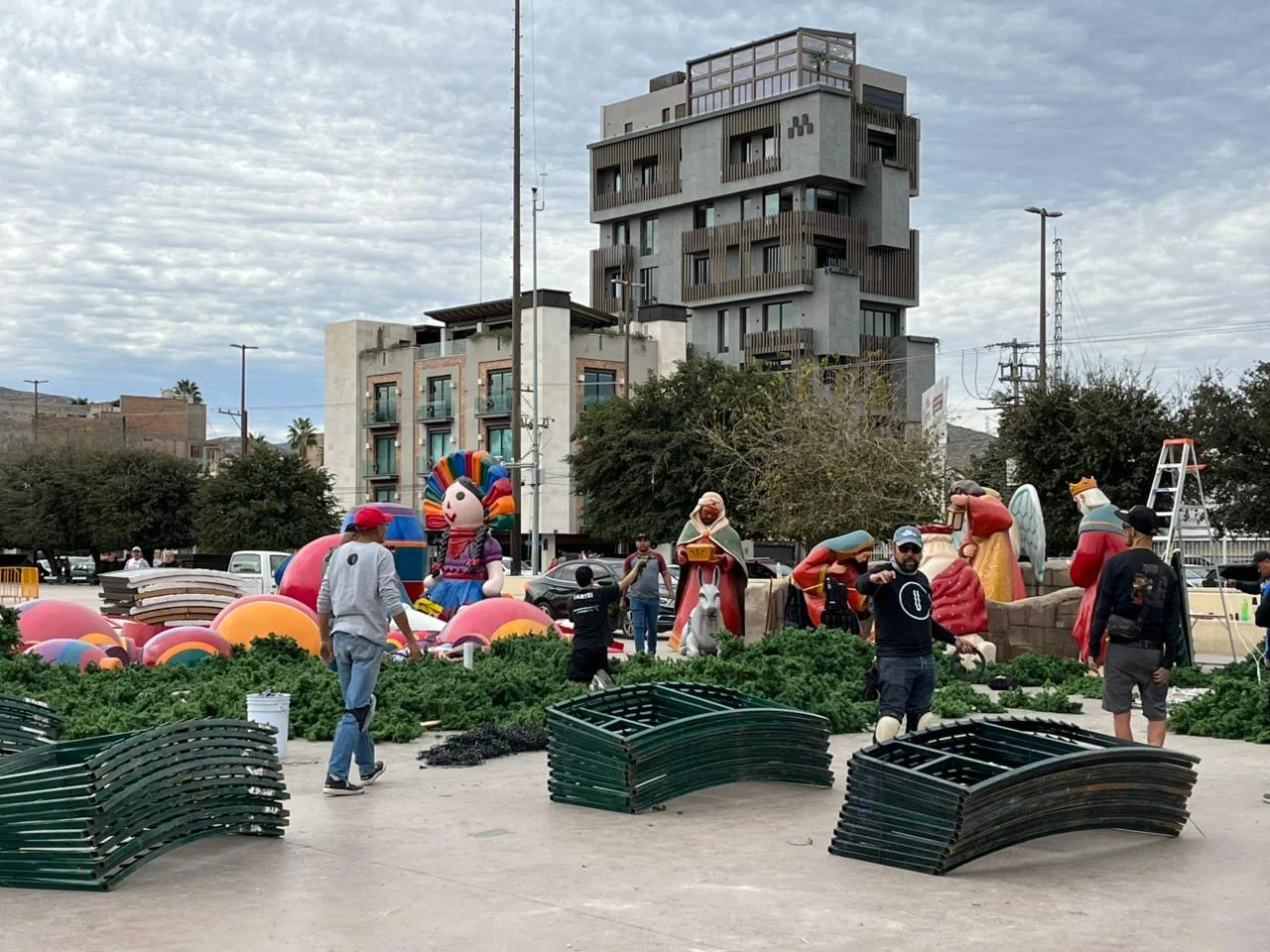 Retiran la decoración de Villamagia Coahuila tras exitosa temporada navideña. El espacio festivo volverá en 2026 con nuevas atracciones.