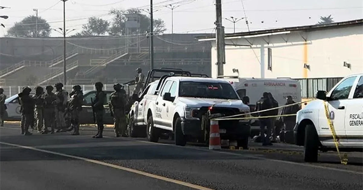 Hallan cuatro cuerpos y queman locales en Michoacán; señalan al Cártel de Santa Rosa
