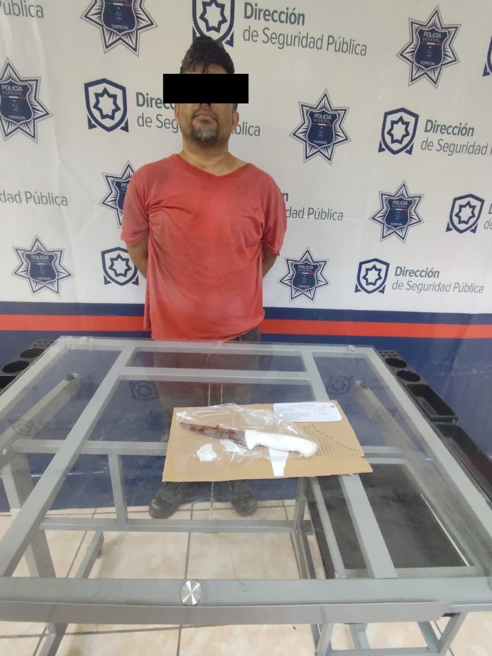 Agrede a hombre con cuchillo y es detenido por la policía en Torreón