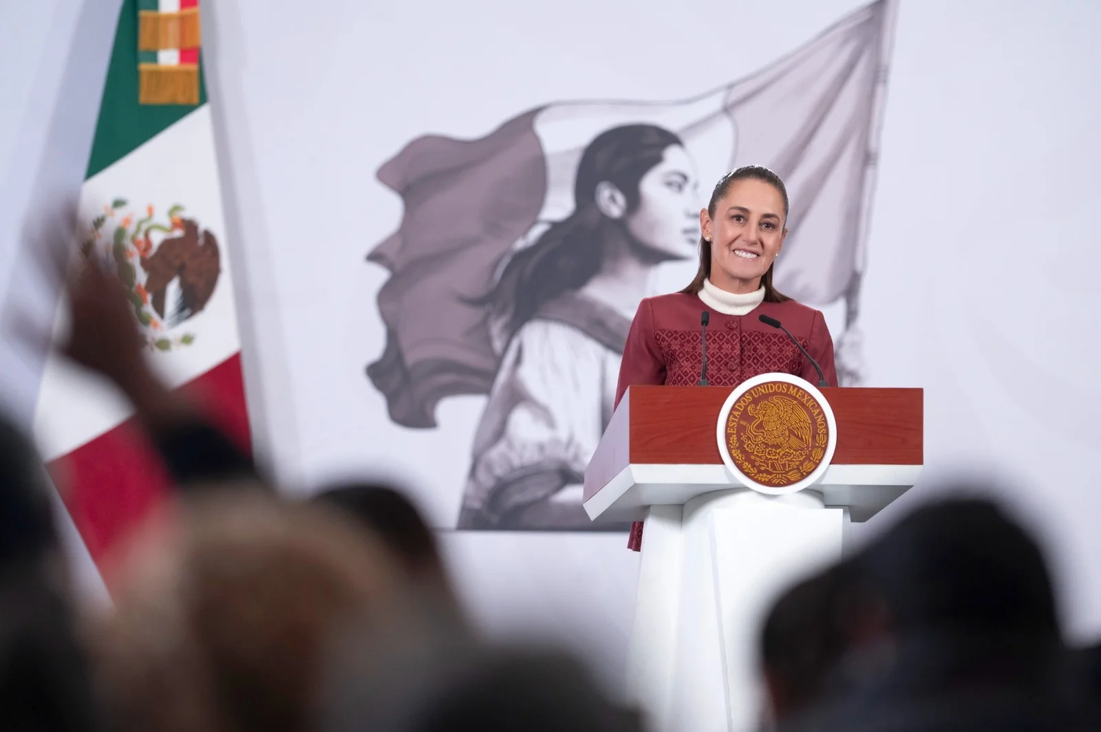 Presidenta Sheinbaum y Trump dialogan sobre seguridad fronteriza, comercio y reducción del tráfico de fentanilo en llamada bilateral.