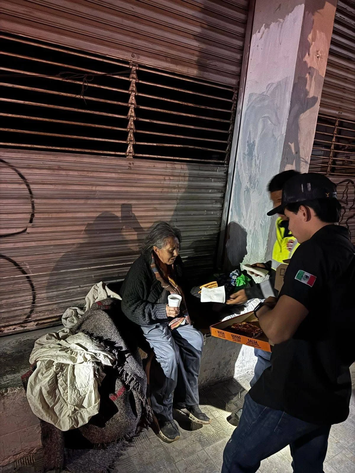 Municipio activa albergues y comedores ante frente frío; brinda cobijo, alimento y atención médica a población vulnerable.