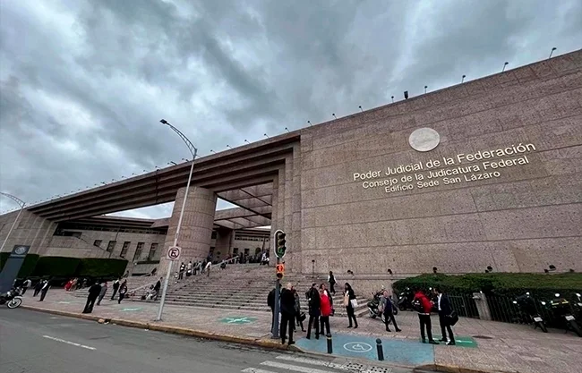 Esta medida se mantendrá vigente hasta que concluya el procedimiento de responsabilidad administrativa y se dicte una sentencia definitiva