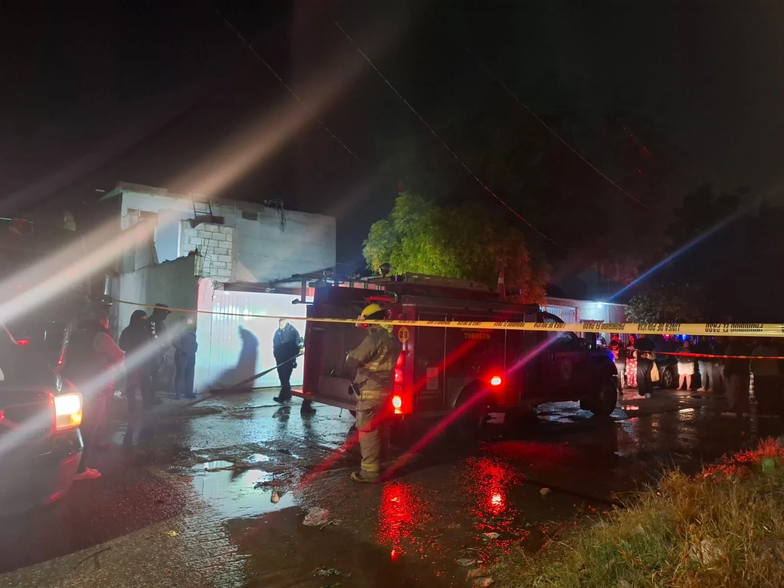 Muere hombre al interior de vivienda durante incendio en Torreón