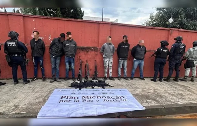 La detención se derivó de un avistamiento táctico, cuando agentes detectaron un vehículo ocupado por hombres que portaban equipo de protección