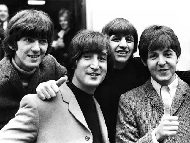 Celebra el legado musical que transformó la cultura pop. Un recorrido por el impacto perdurable de la banda británica que definió una era.