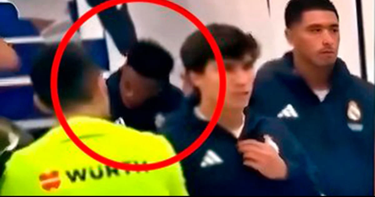 Vinicius salió a la cancha llorando, al escuchar desde el túnel que fue abucheado por el Estadio Santiago Bernabéu.