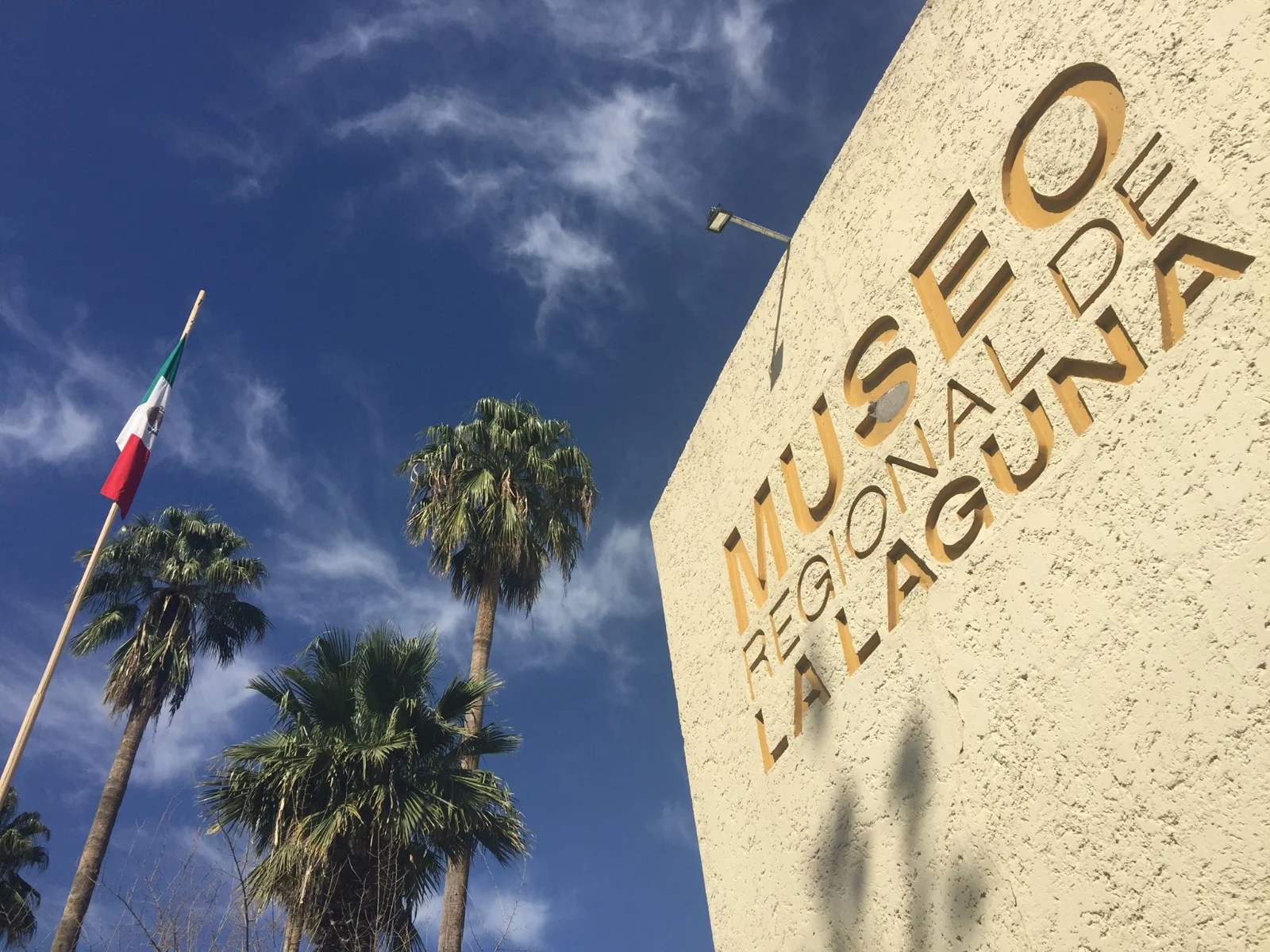 Exposición fotográfica en Torreón invita a reflexionar sobre los derechos humanos y el tejido social. Abierta hasta marzo en el Museo Regional de la Laguna.