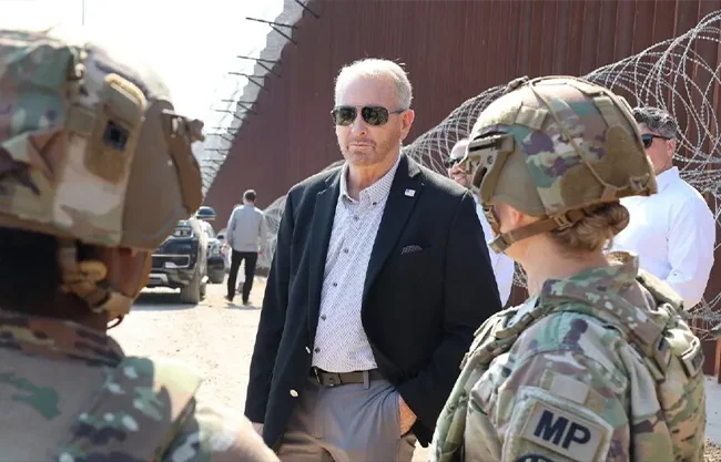 Embajada de EU detecta campañas de desinformación sobre "fronteras abiertas"
