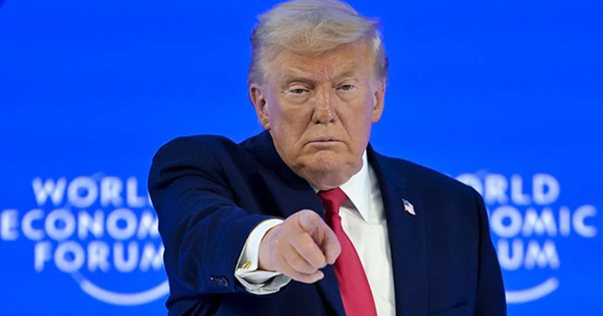 Defiende Trump aranceles, desprecia a aliados y dice que EU 'mantiene el mundo a flote'