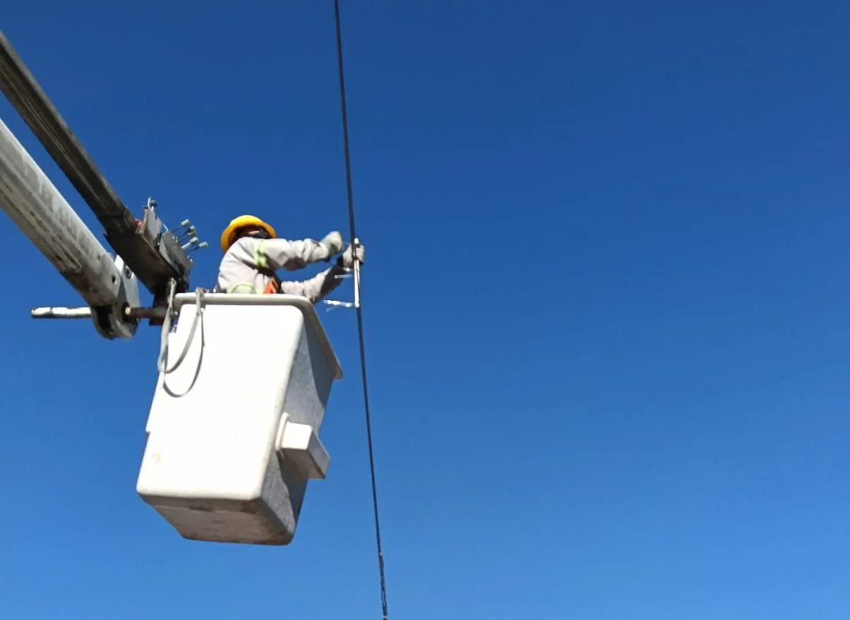 Trabajador de la CFE fallece tras caer de una altura de 15 metros en la subestación Sur de Matamoros, durante labores de mantenimiento.