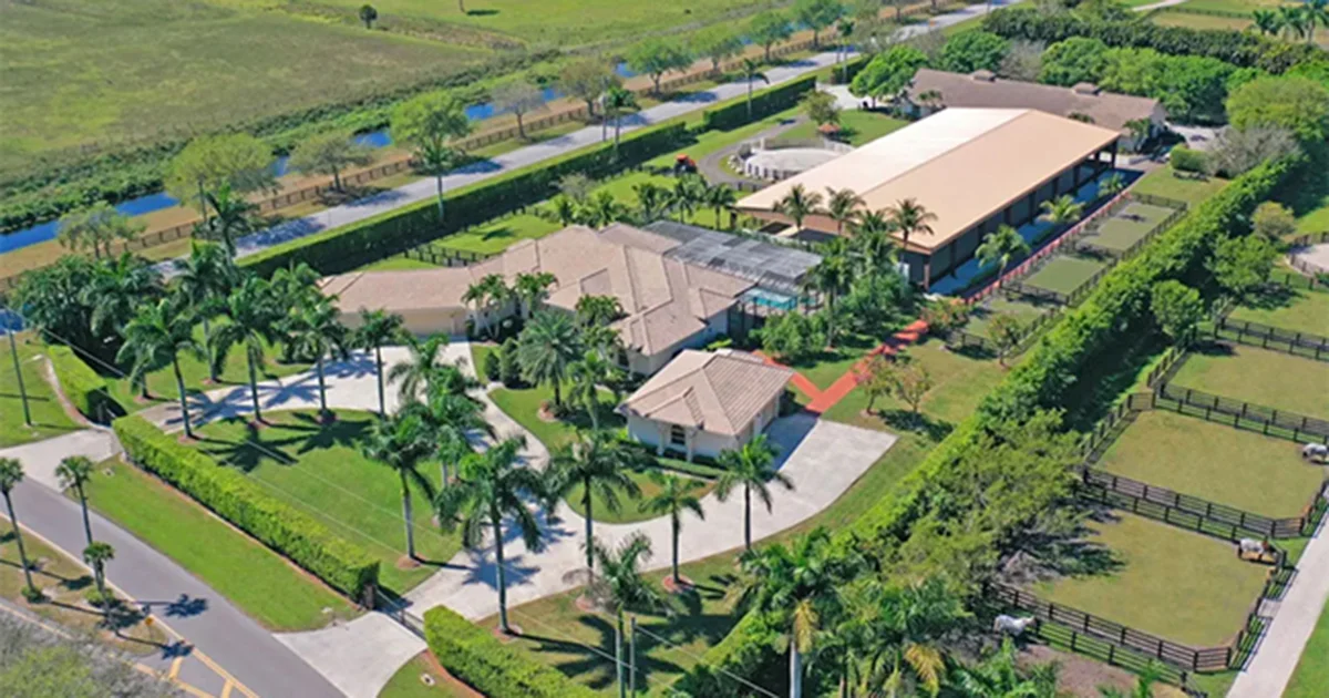 ‘Regala’ facturero rancho de lujo en Florida a ex funcionario de Silvano Aureoles