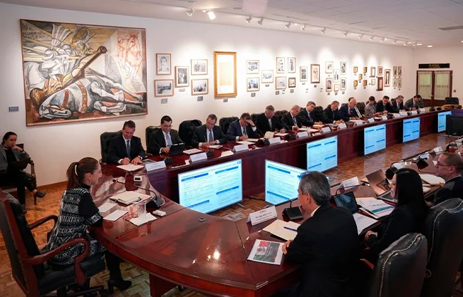 Sheinbaum se reúne con la cúpula bancaria y Banxico para delinear el rumbo económico del país