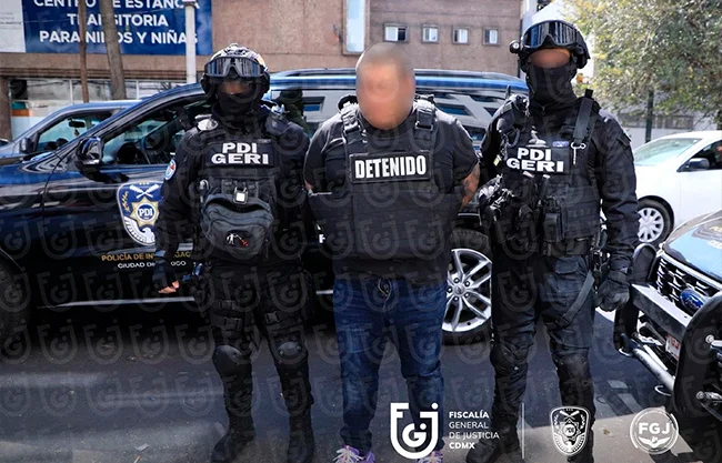 Juan "N" fue trasladado bajo un fuerte dispositivo de seguridad a la capital del país, donde fue ingresado al Reclusorio Preventivo Varonil Sur
