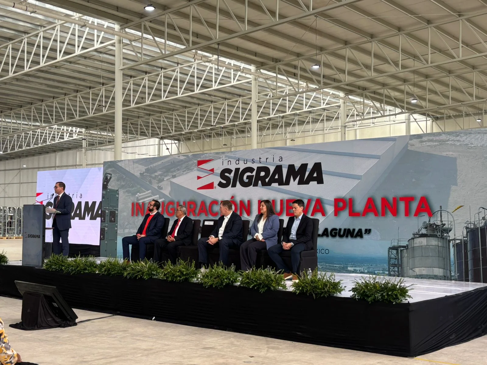 SIGRAMA inaugura nueva planta en Torreón tras 36 años, consolidando su expansión en soluciones de ingeniería para energía y manufactura.