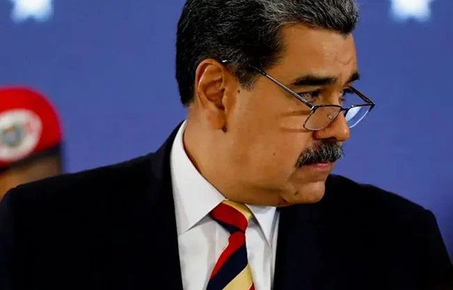 La solicitud, que cuenta con el consentimiento de la defensa de ambos acusados.