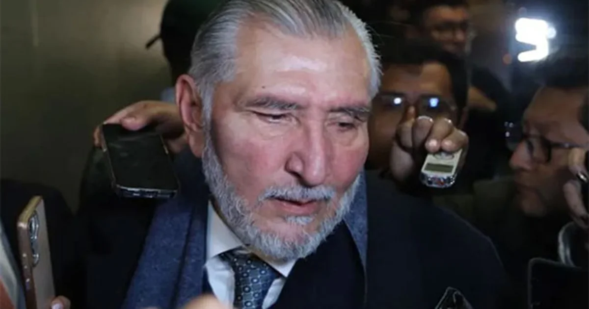 La Presidenta indicó que el tabasqueño tomó la decisión de dejar la coordinación del Senado y ayudar en territorio.