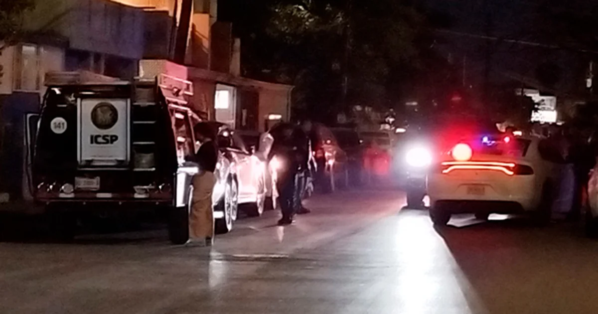 Al ser sorprendido cometiendo un asalto en una panadería, un presunto ladrón fue agredido a golpes