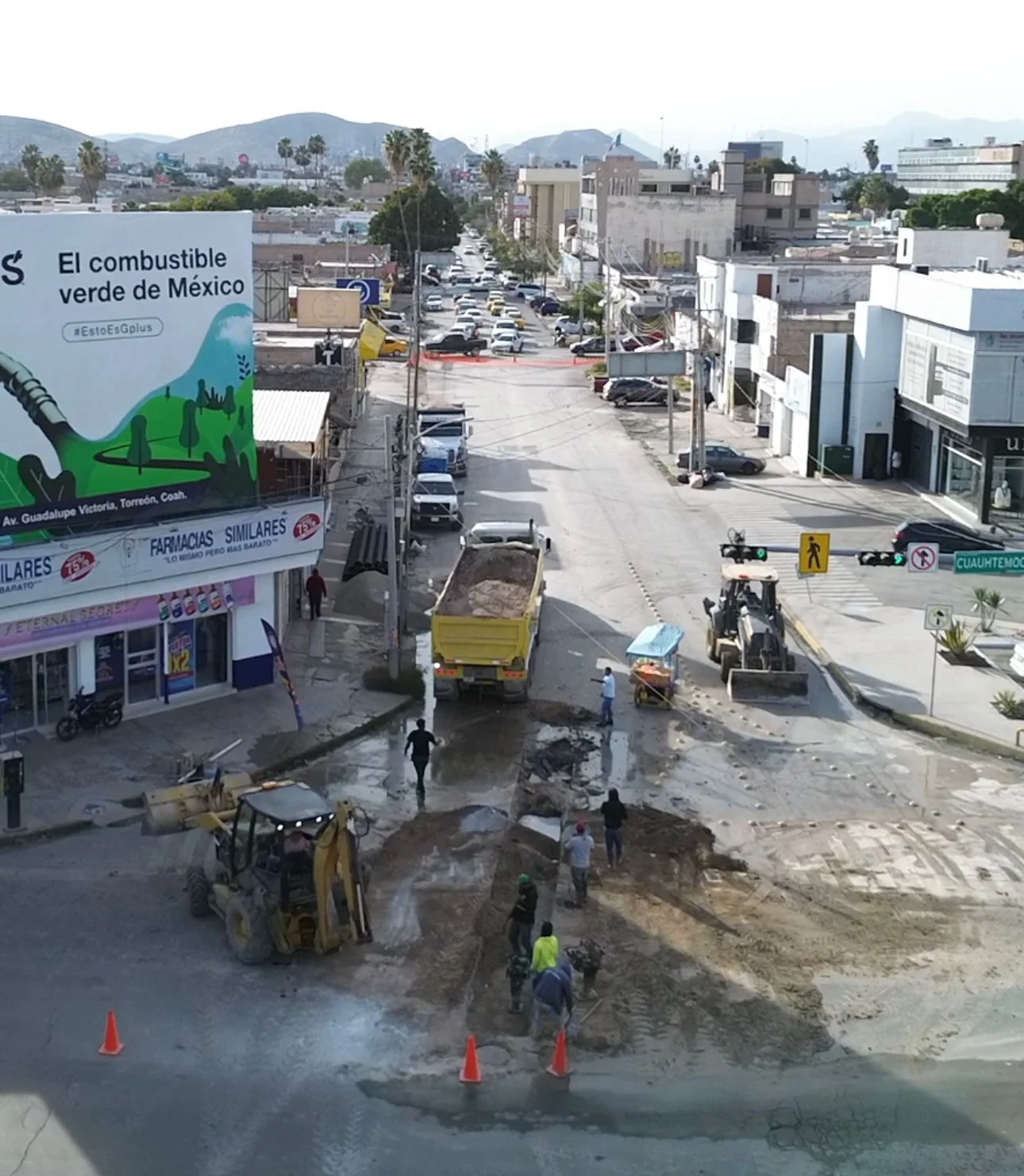 Cierre vial en Avenida Juárez de Torreón por 10 días debido a trabajos de reposición de tubería sanitaria. SMAS realiza obra con tubería de alta durabilidad.