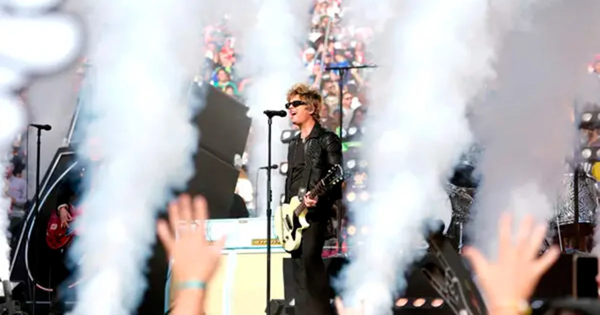 Billie Joe Armstrong arremete contra el ICE durante fiesta previa al Super Bowl