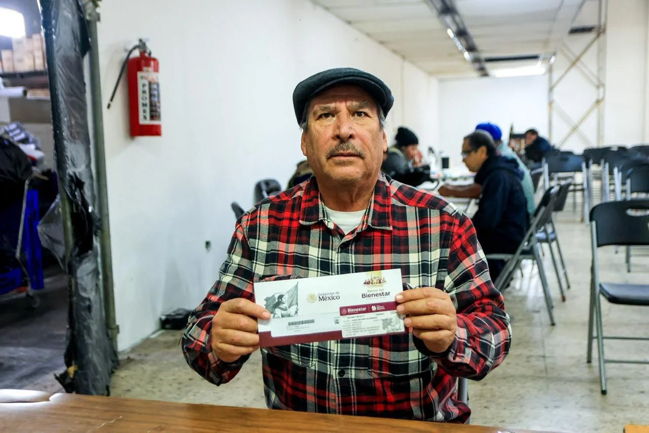 Coahuila inicia entrega de tarjetas del Banco del Bienestar del 10 al 14 de febrero. Beneficiarios serán notificados vía SMS con fecha y módulo asignado.