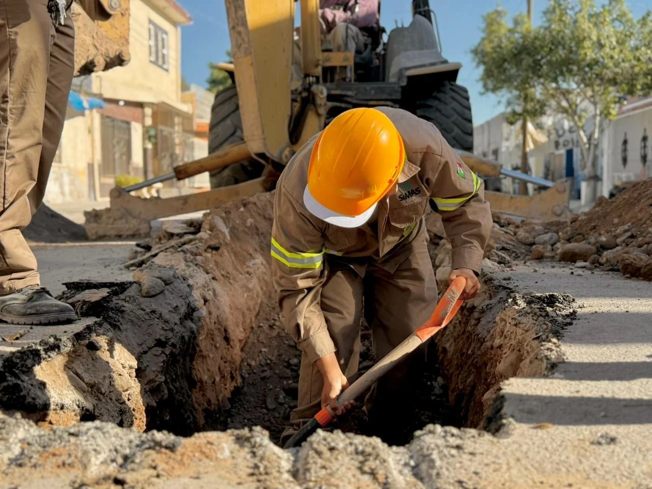 SIMAS Torreón inicia reposición de 3 líneas sanitarias en colonias clave