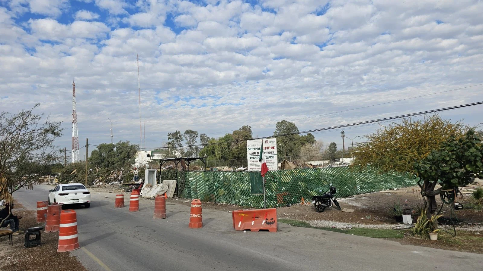 Deposita escombro y muebles viejos sin costo en los Puntos de Gestión Ambiental de Torreón. Evita la contaminación y contribuye a una ciudad más limpia y ordenada.