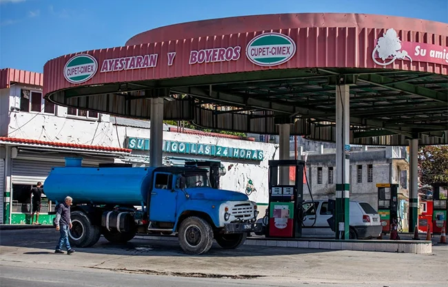 Es una grave amenaza a un orden internacional democrático y equitativo, señala. Mientras tanto, la isla subsiste a la crisis con el respaldo de México