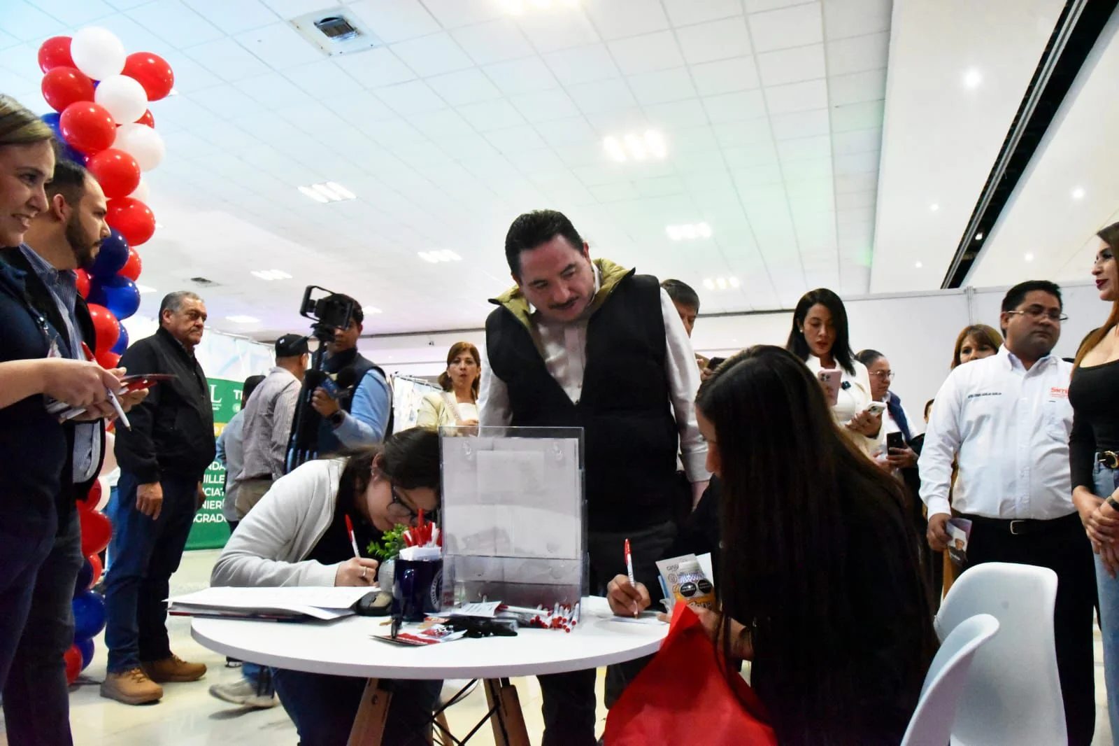 Expo Orienta Laguna 2026 reúne a 66 instituciones educativas para guiar a miles de estudiantes en su futuro académico y profesional.