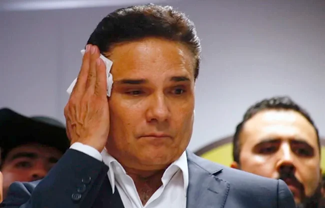 Ordenan capturar a 2 ex funcionarios de Aureoles por desvíos