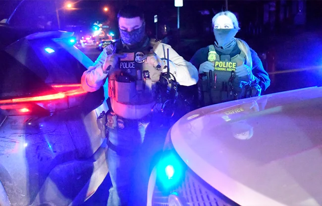 Suspenden a agentes ICE por falsificar testimonio en tiroteo contra venezolano