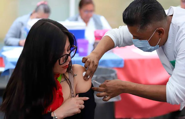 Se trata de una menor de seis años, derechohabiente del IMSS, quien permanece bajo estricto resguardo domiciliario