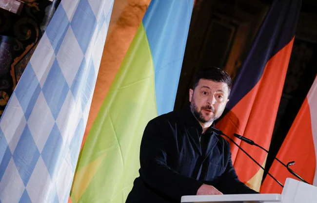 Zelenski acusa a Putin de ser “un esclavo de la guerra”