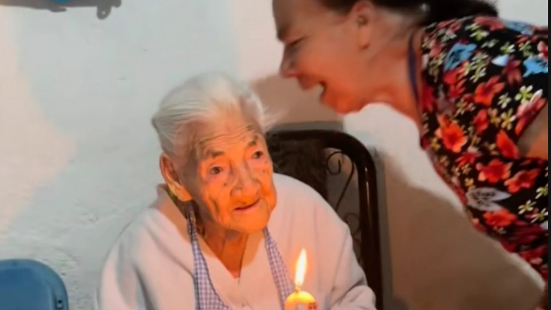 Abuela viral de 108 años, famosa por el video 'Apaga la vela', fallece. Su último cumpleaños, celebrado por millones en redes sociales, quedó para el recuerdo